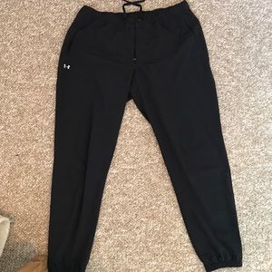 Under Armour windbreaker track pants size L
